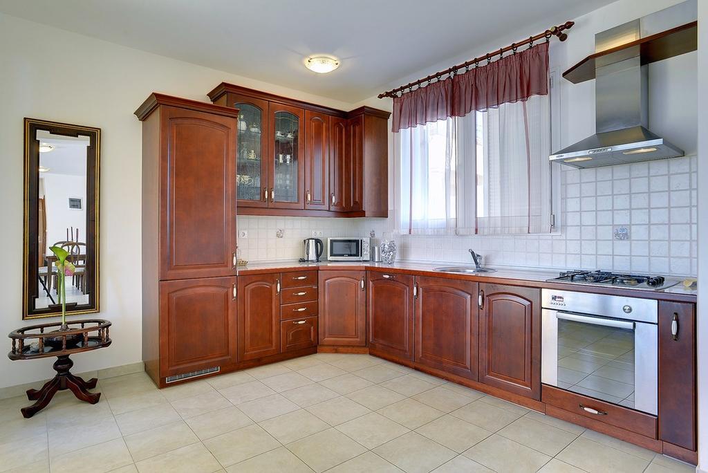 Apartment Bella พูลา ภายนอก รูปภาพ