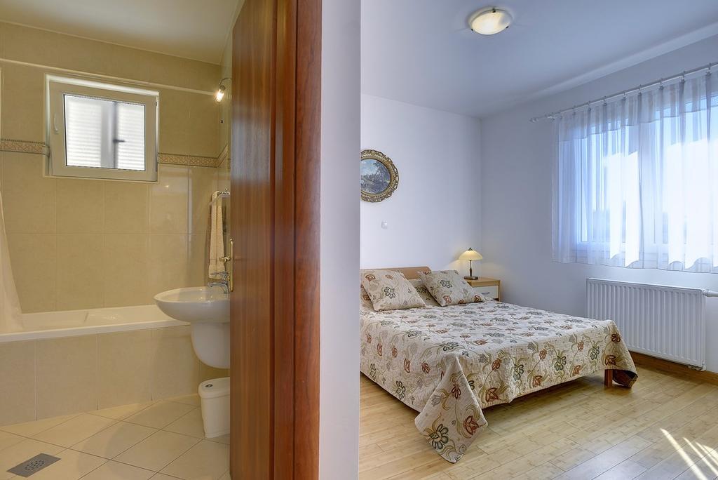 Apartment Bella พูลา ภายนอก รูปภาพ