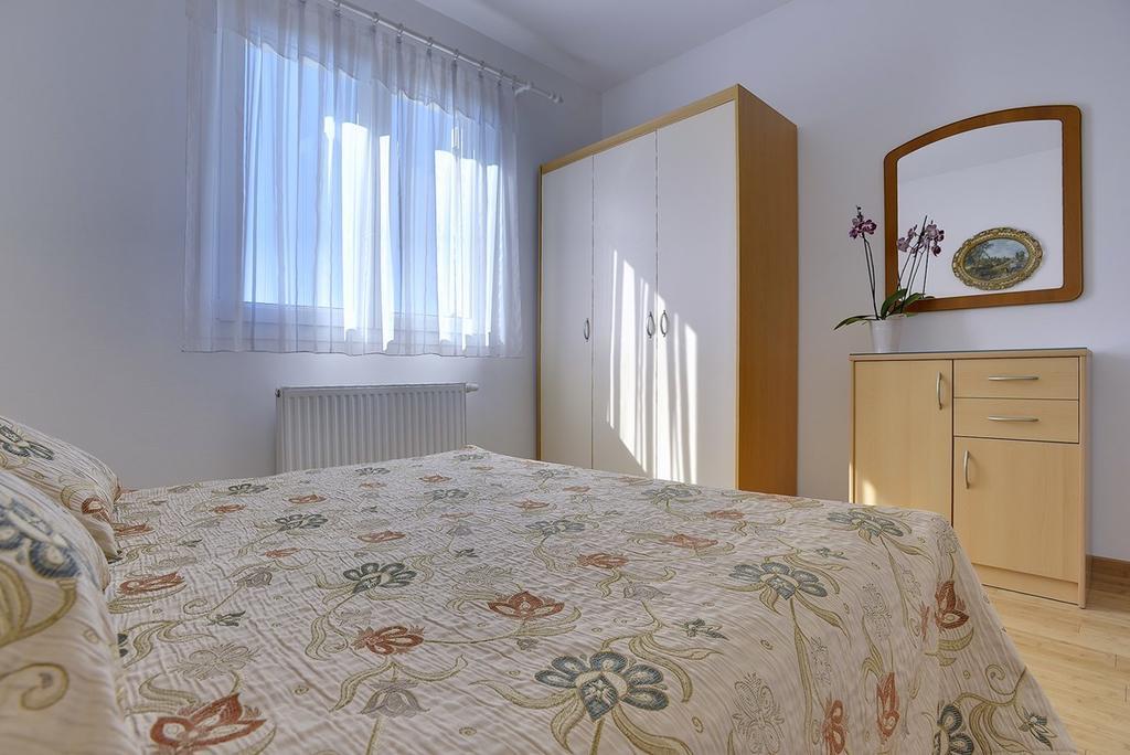 Apartment Bella พูลา ภายนอก รูปภาพ